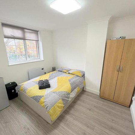 Lilleshall Rooms Mitcham Extérieur photo