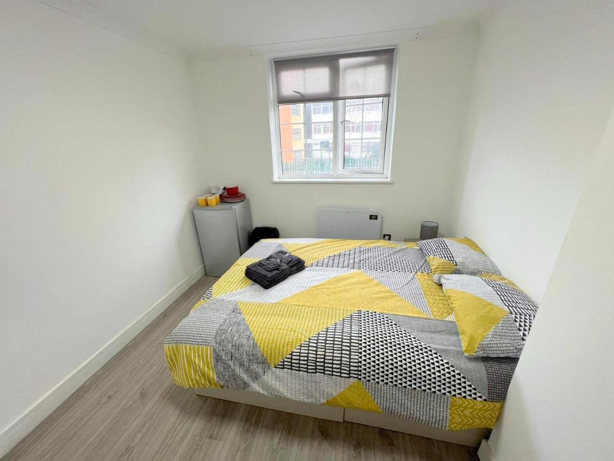 Lilleshall Rooms Mitcham Extérieur photo